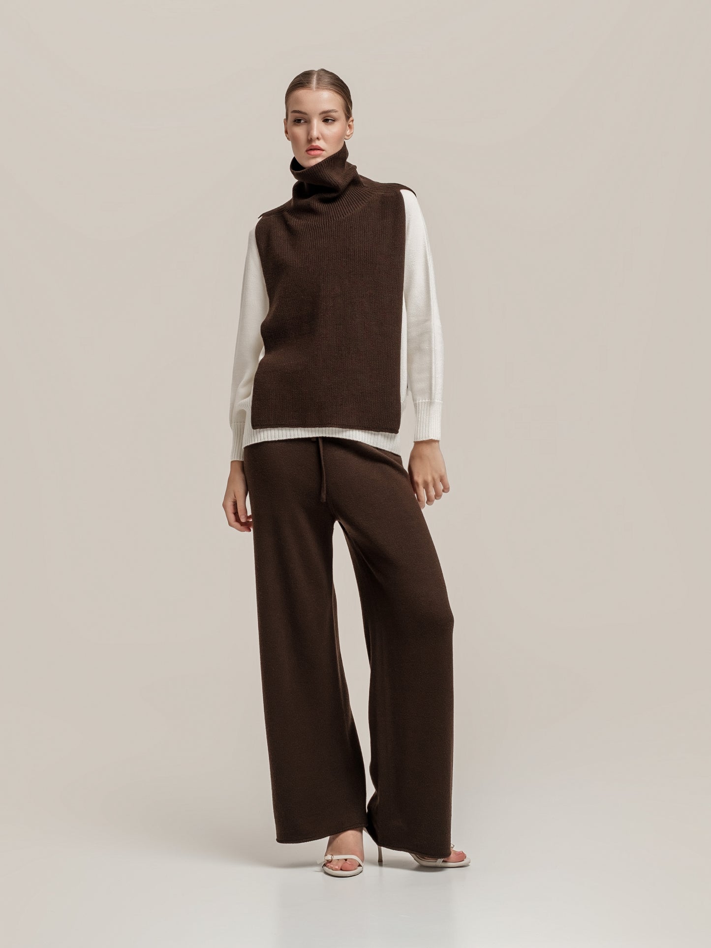 Snood Knit Vest Chocolate