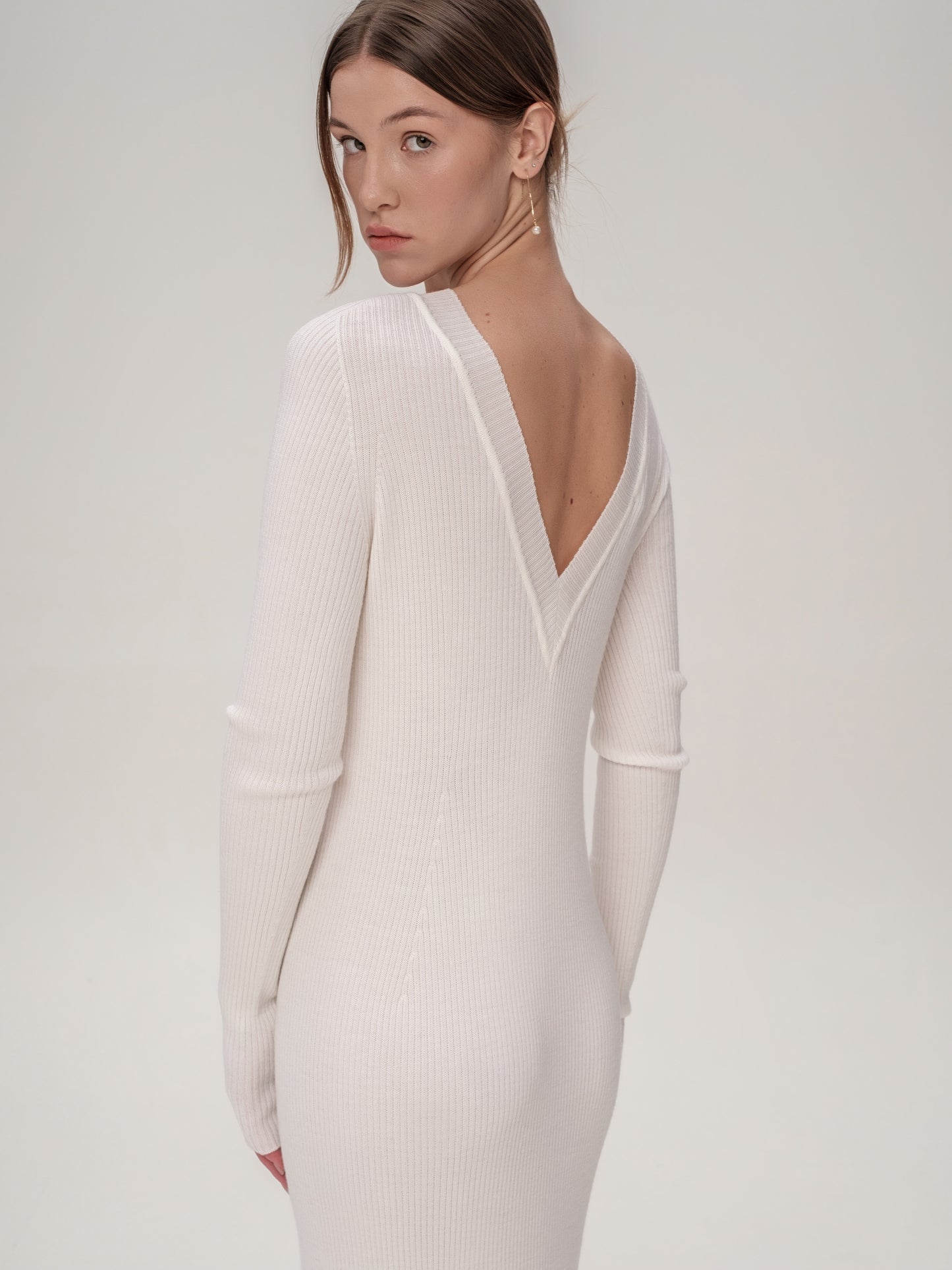 Scarlet Open-Back Dress White – 100% Extra Fine Merino Wool, Seamless 3D Knit