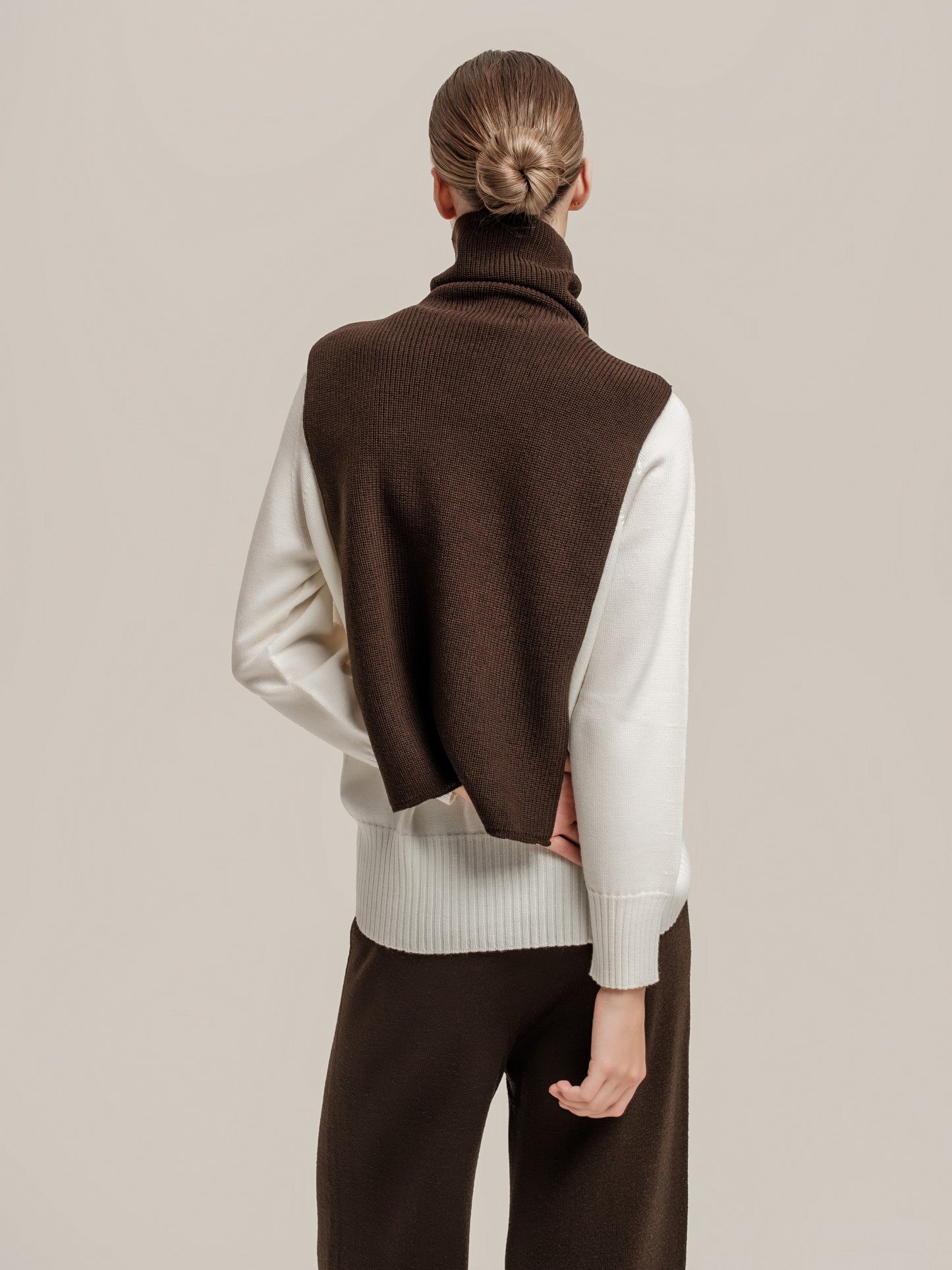 Snood Knit Vest Chocolate