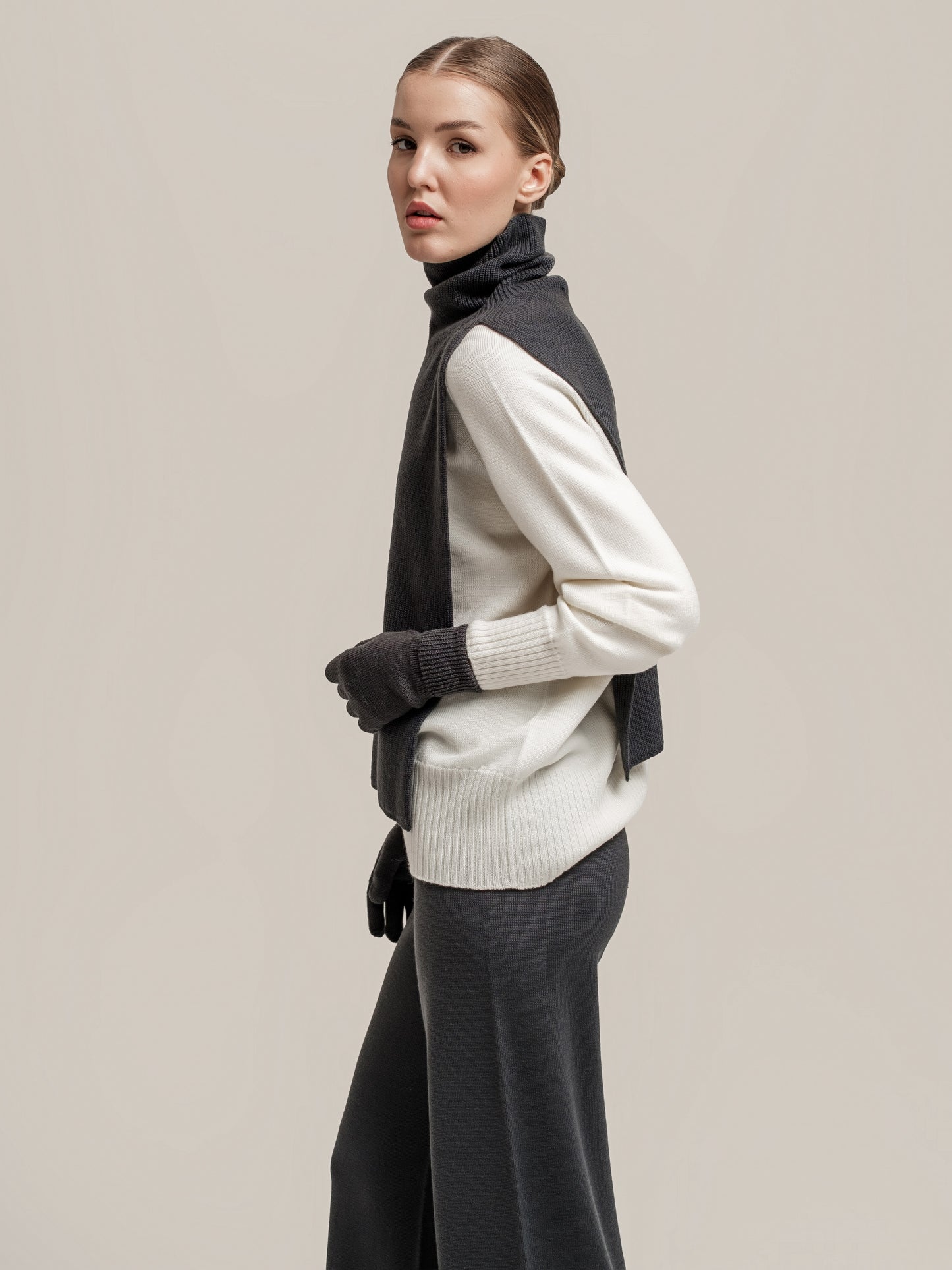 Snood Knit Vest Anthracite