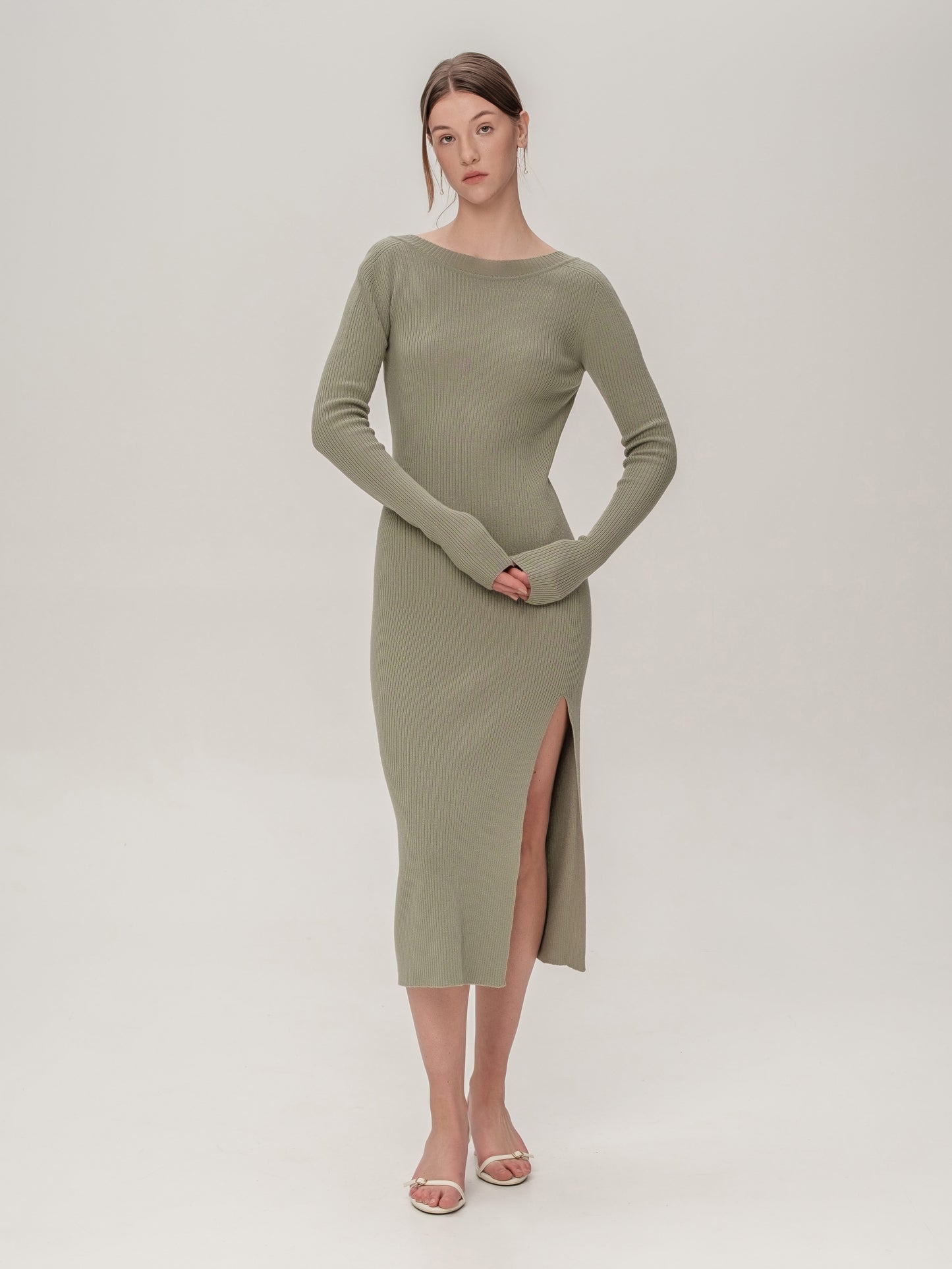 Scarlet Open-Back Dress Pistachio – 100% Extra Fine Merino Wool, Seamless 3D Knit
