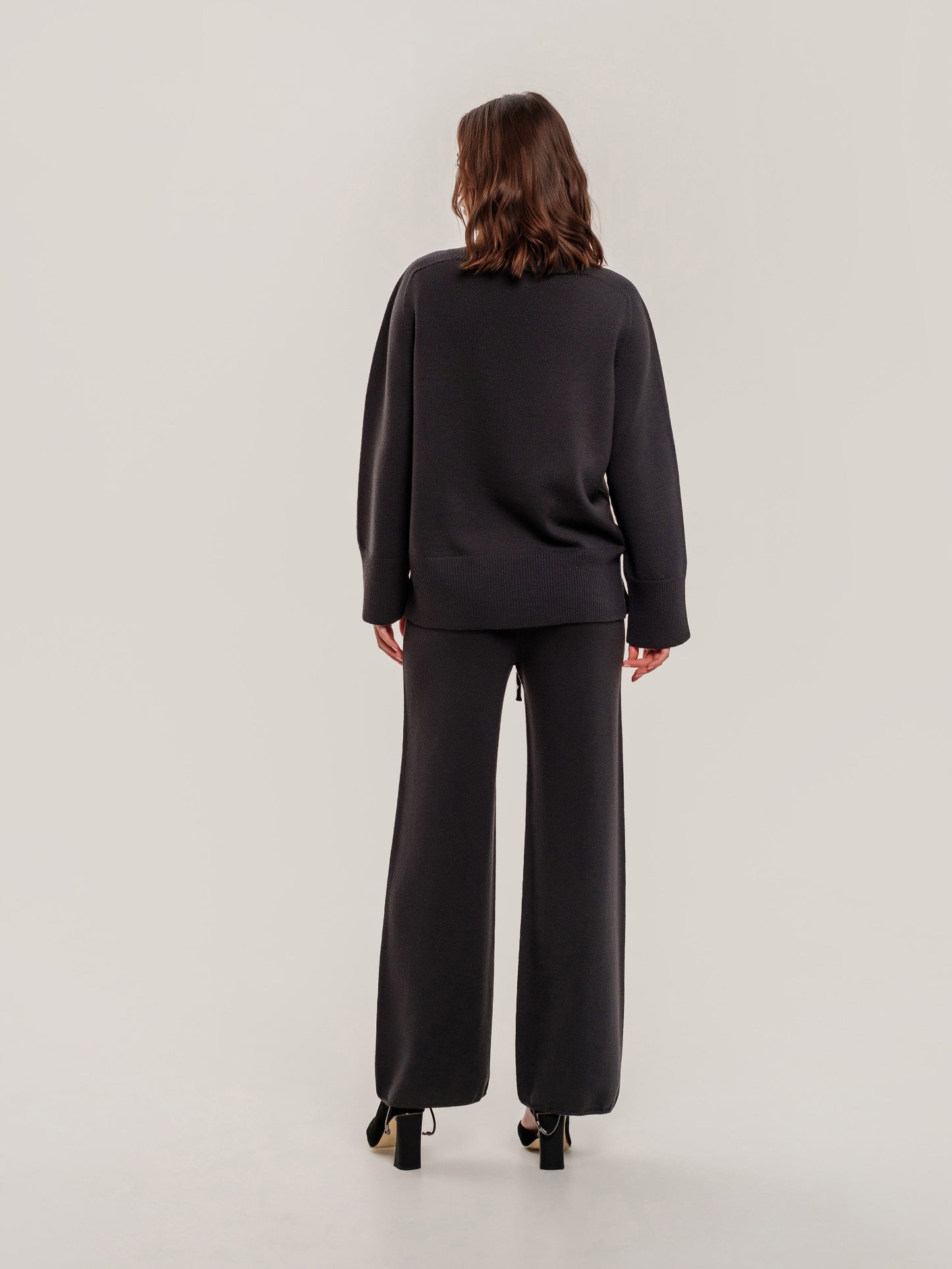 Kerry Jumper Anthracite – 100% Extra Fine Merino Wool, Seamless Knit