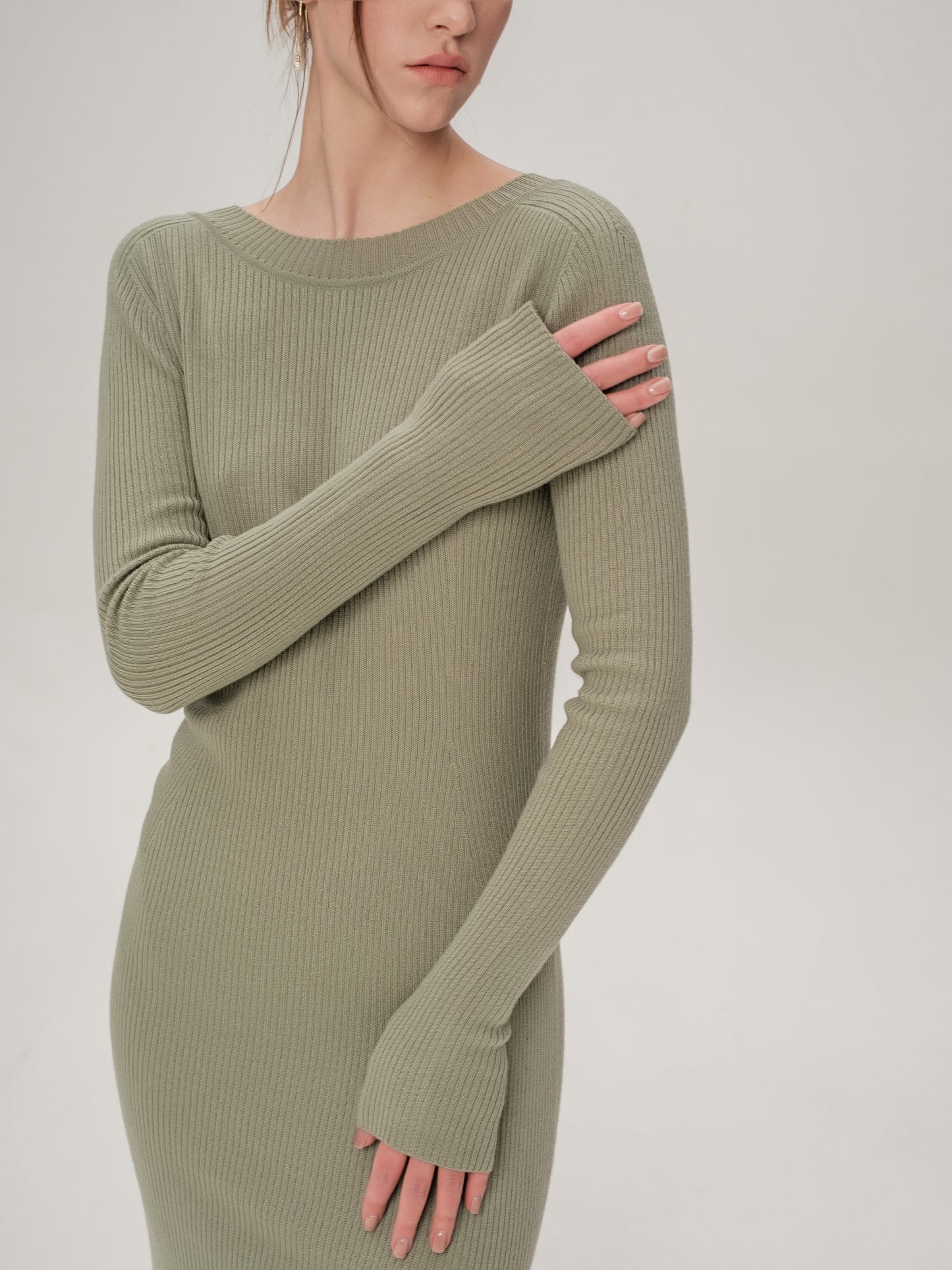 Scarlet Open-Back Dress Pistachio – 100% Extra Fine Merino Wool, Seamless 3D Knit