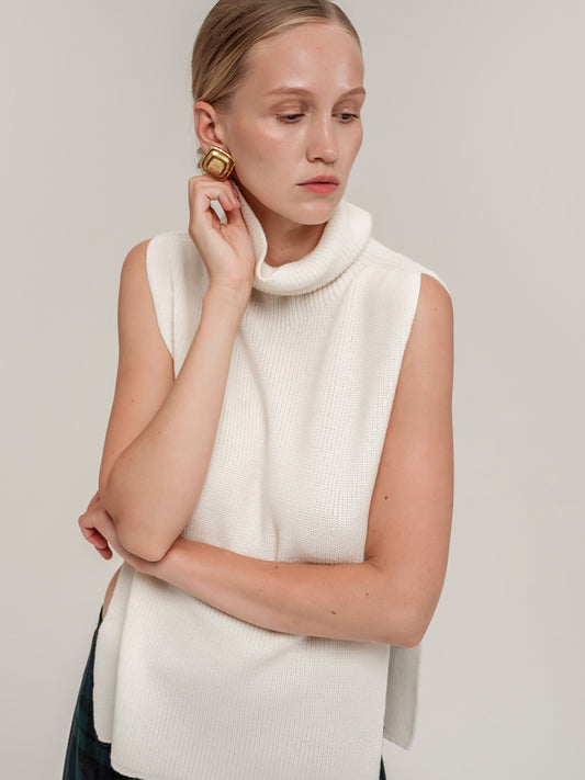 Snood Knit Vest White