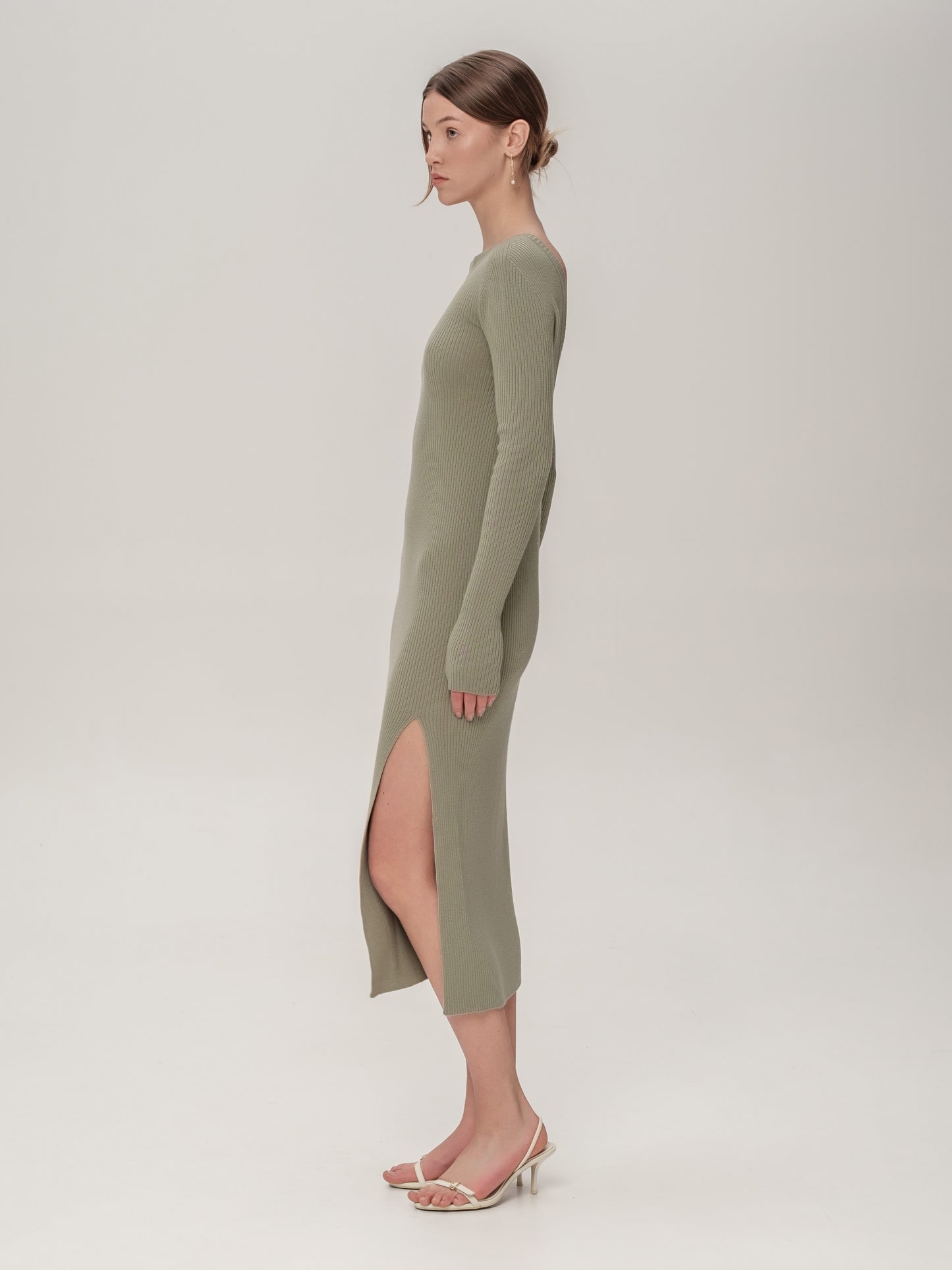 Scarlet Open-Back Dress Pistachio – 100% Extra Fine Merino Wool, Seamless 3D Knit