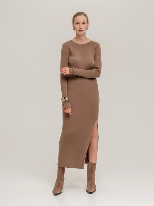 Scarlet Open-Back Dress in Truffle – 100% Extra Fine Merino Wool, Seamless 3D Knit