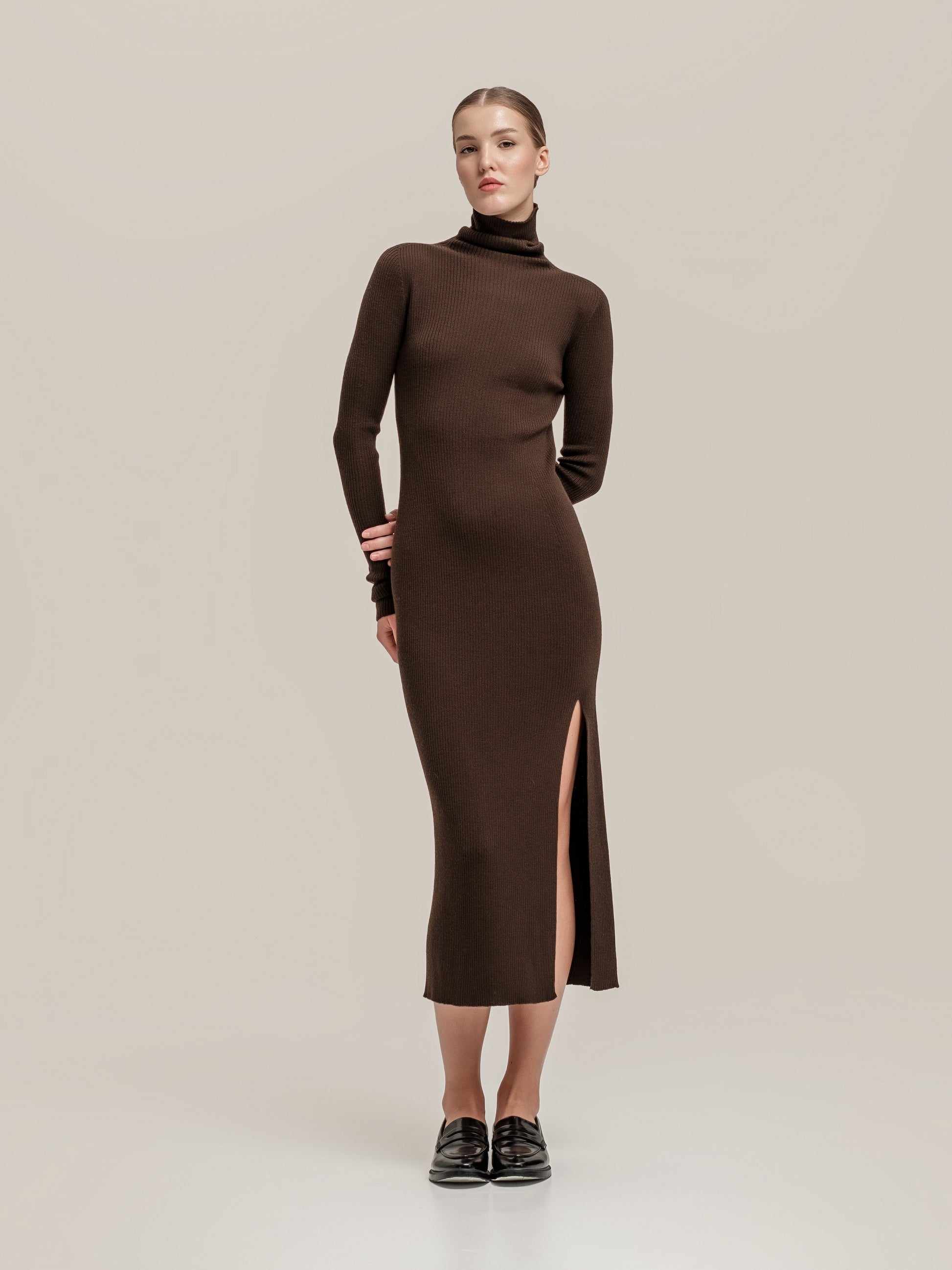 Fjuge Dress in Chocolate – 100% Extra Fine Merino Wool, Seamless 3D Knit
